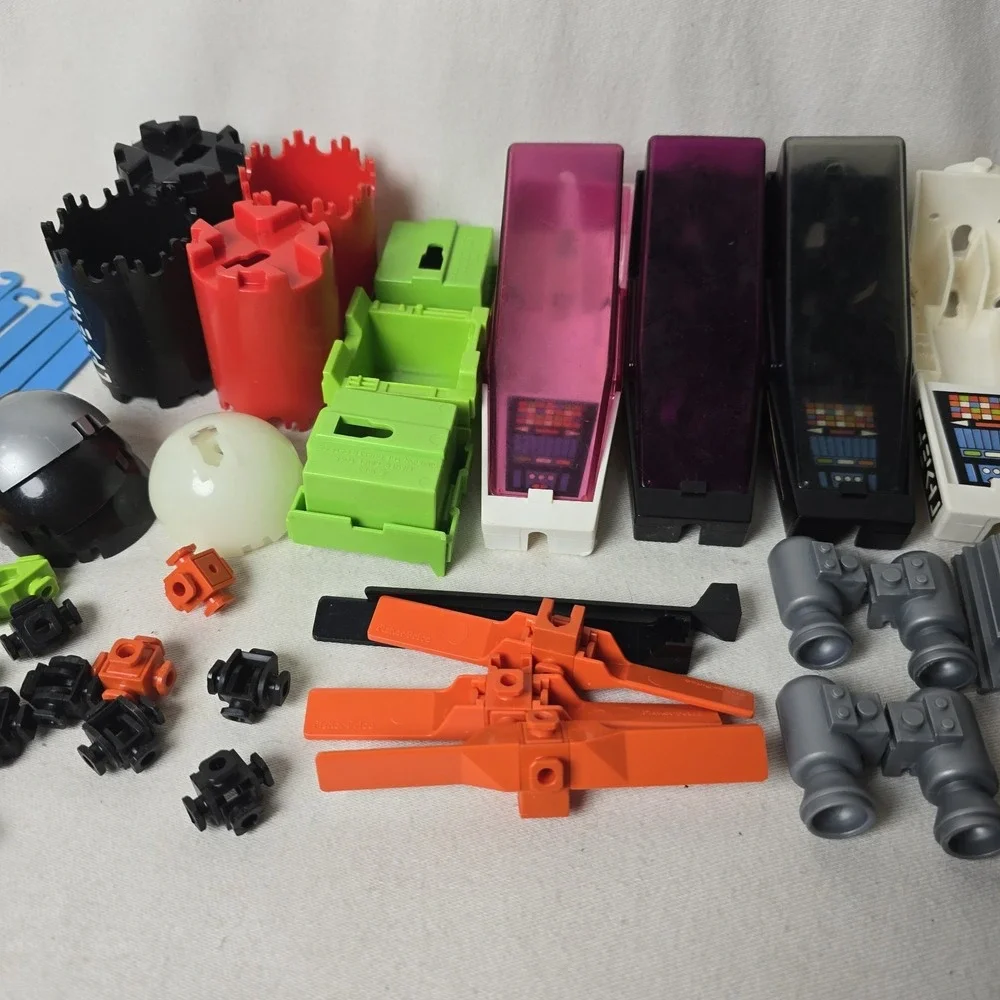 Construx Fisher Price Mixed Lot Of Pieces‎ 1980's